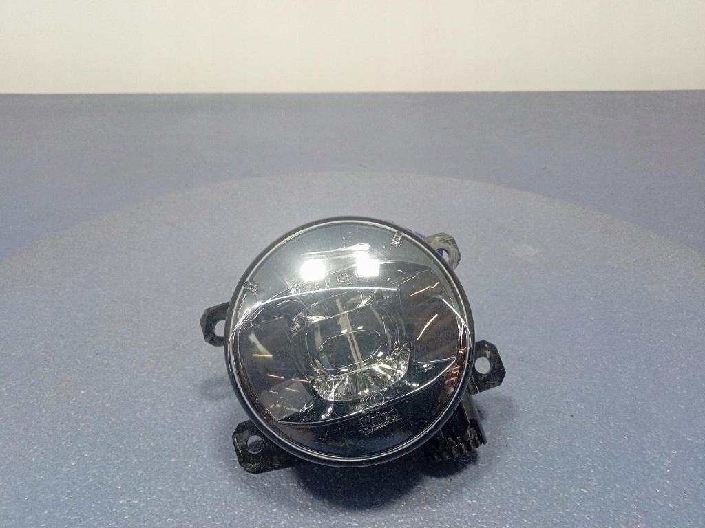 фото №1, Maserati levante противотуманная фара противотуманный led 90092347