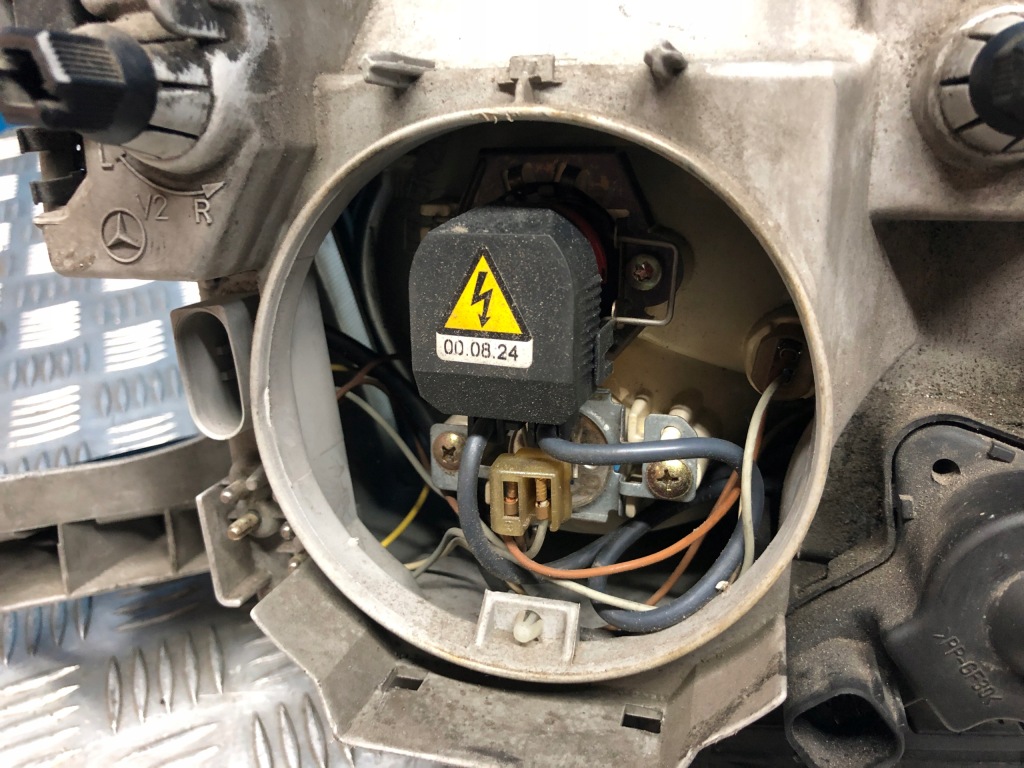 Mercedes w202 лампа левый перед левая передняя ксенон a2028203361 Цена