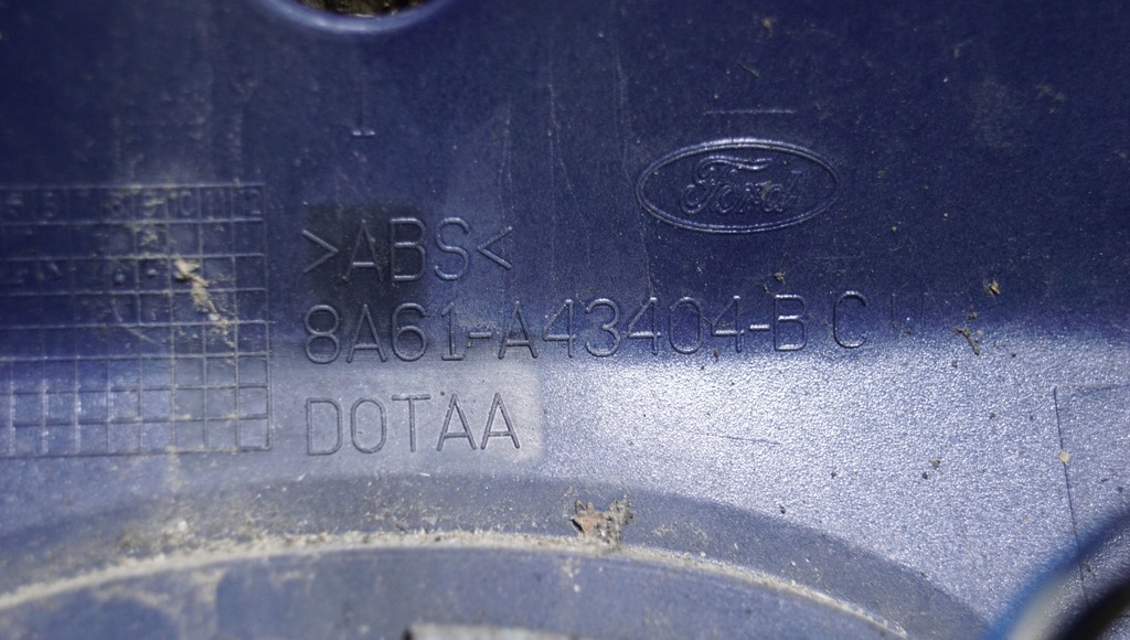 фото №8, Ford fiesta mk 7 комплектная накладка крышки задняя