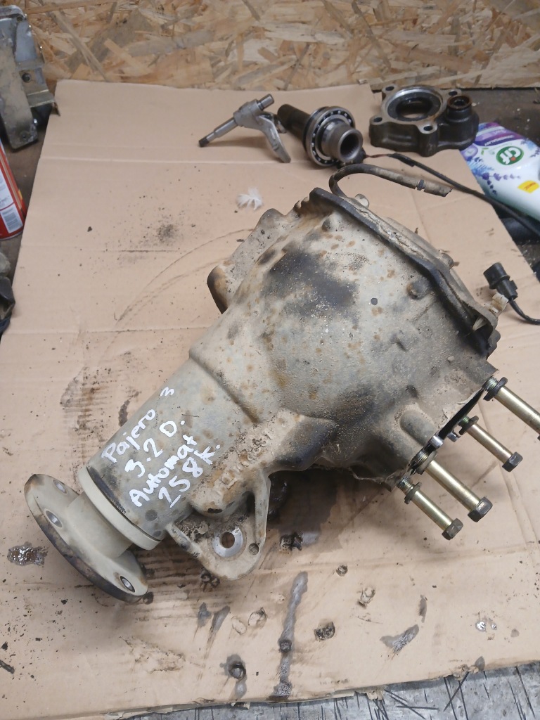 Mitsubishi pajero iii 3.2 did мост перед 47_12 / 3,917 в Украине