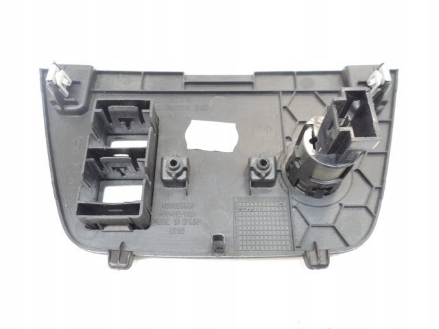 Opel crossland x заглушка разъём port usb 39072760 Оригинал