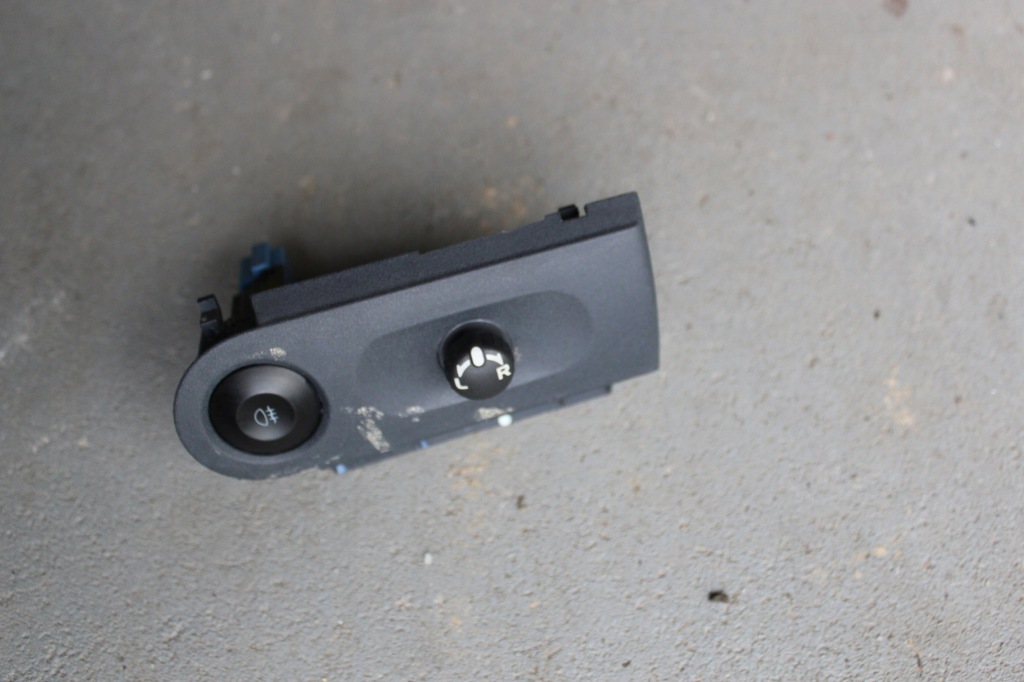 фото №1, Mitsubishi colt 09-.. переключатель зеркал