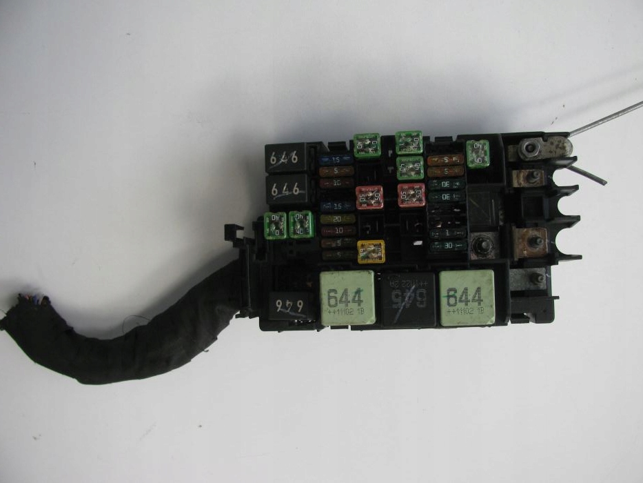 фото №1, Vw jetta коробка предохранителей 5c0937819a