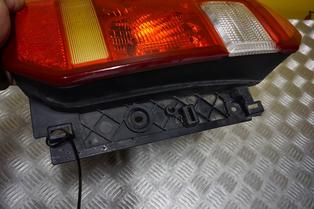 фото №13, Ford expedition 2018 - 2021 лампа задняя задняя левая usa