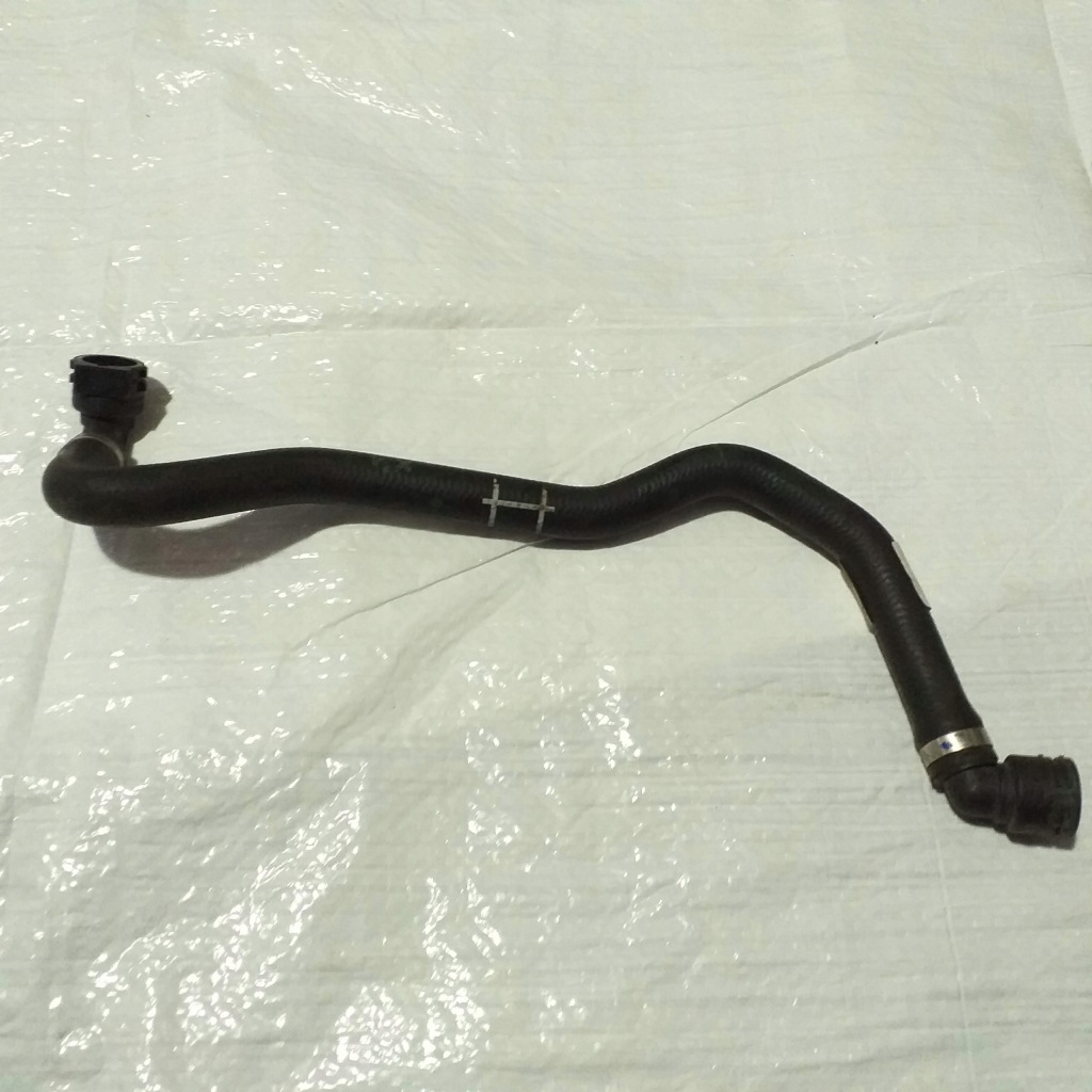 фото №1, Bmw x3 f25 x4 f26 шланг труба пабтрубок  воды 8570040