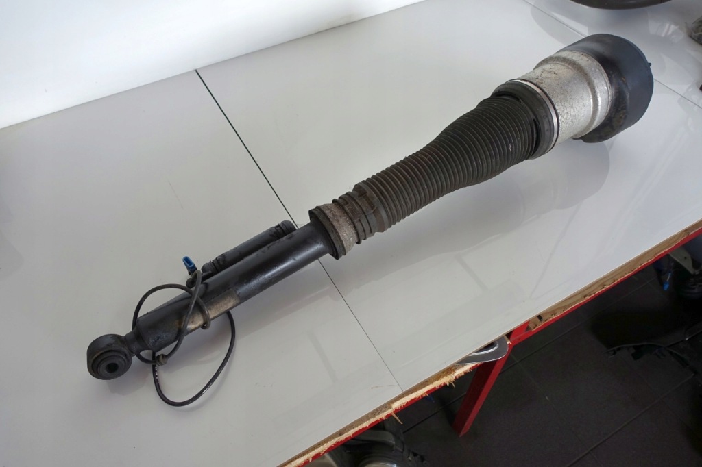 фото №6, Mercedes w221 амортизатор задняя левый airmatic задний s-klasa