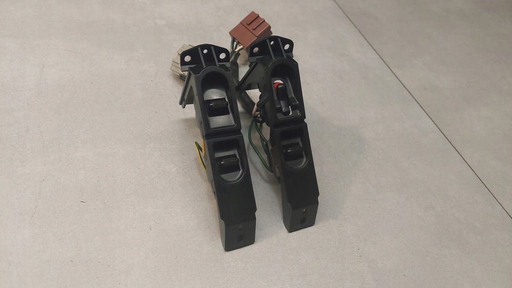 фото №8, Панель вікон лівий правий перед rover 400 1.6