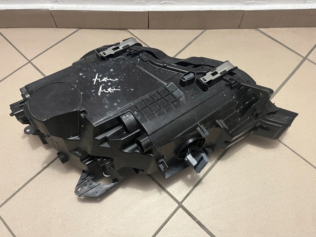 Volvo xc60 xc-60 2 2 mid led рестайлинг  фара передняя перед правый  32404710 с Разборки