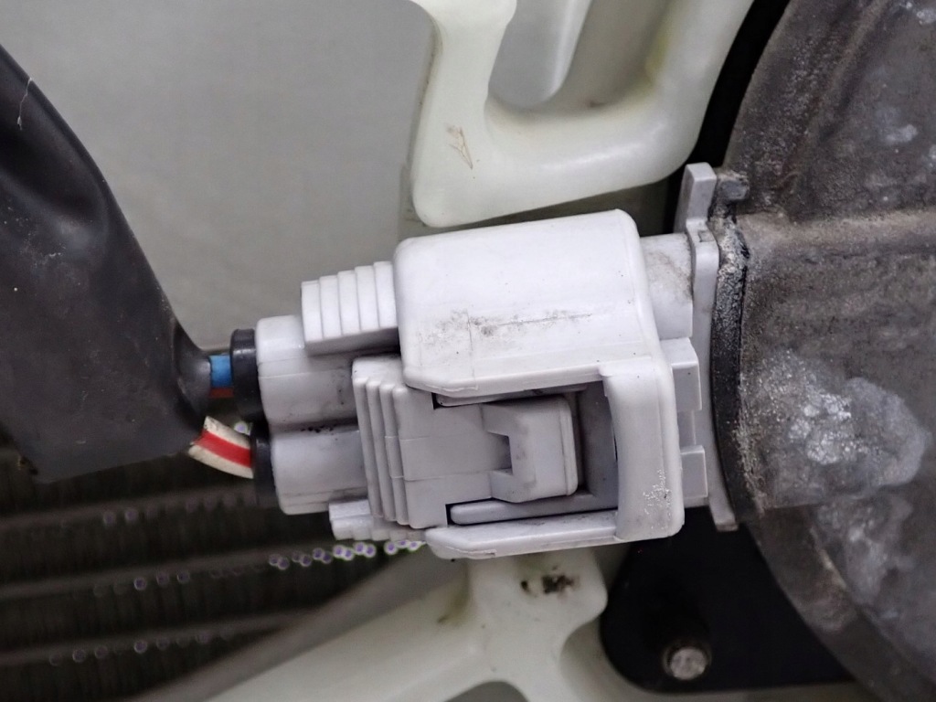 фото №10, Комплект радиатор воды вентилятор toyota corolla e12 e120 1.4 71kw 04r