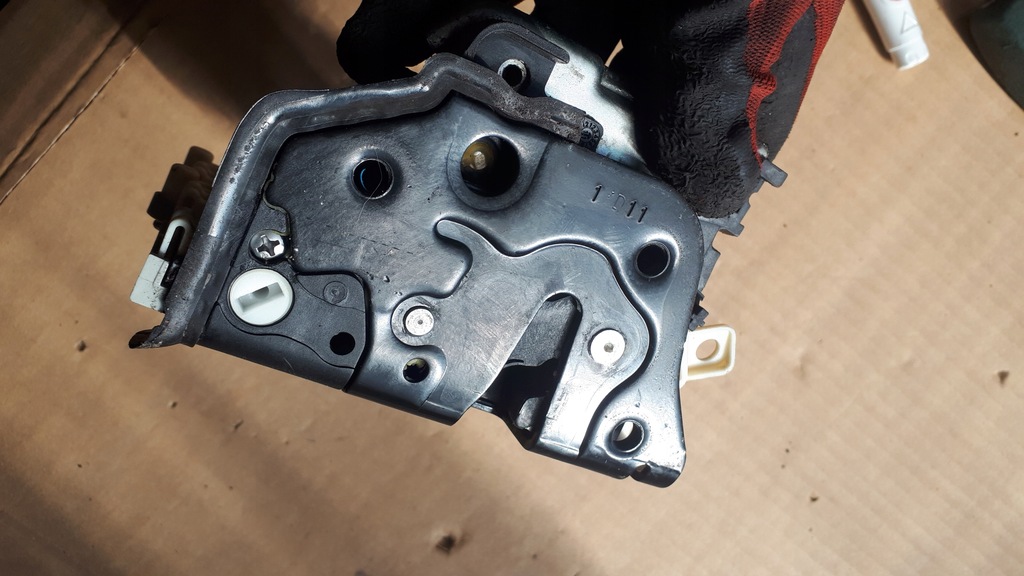 фото №7, Audi оригінальний номер 8j1837016d замок двері pin