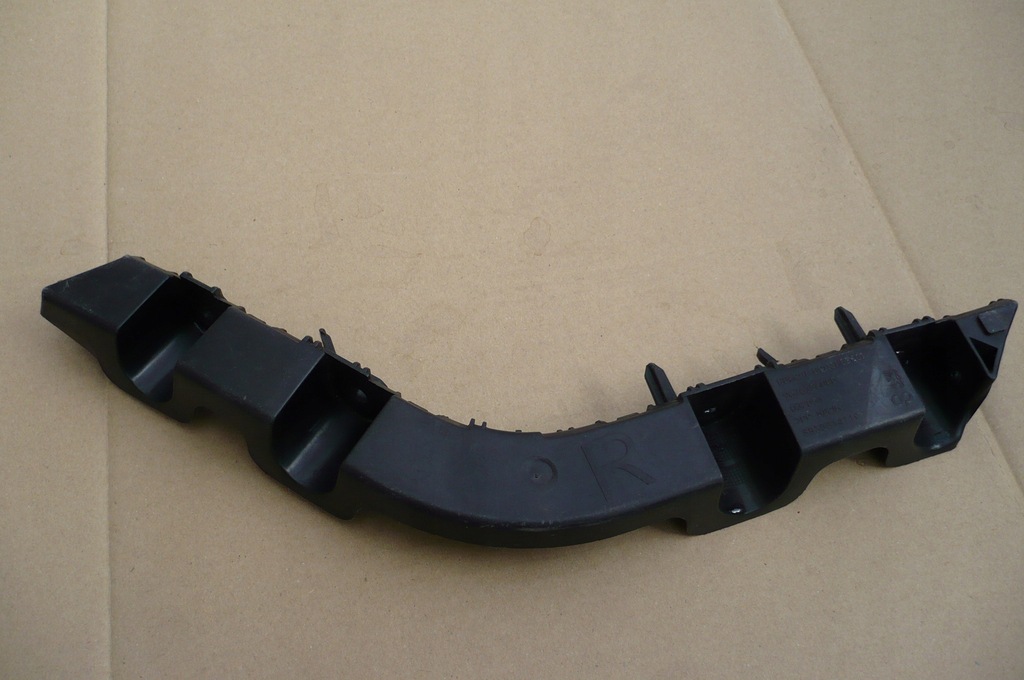 фото №1, Peugeot 301 направляющая бампера правый задняя