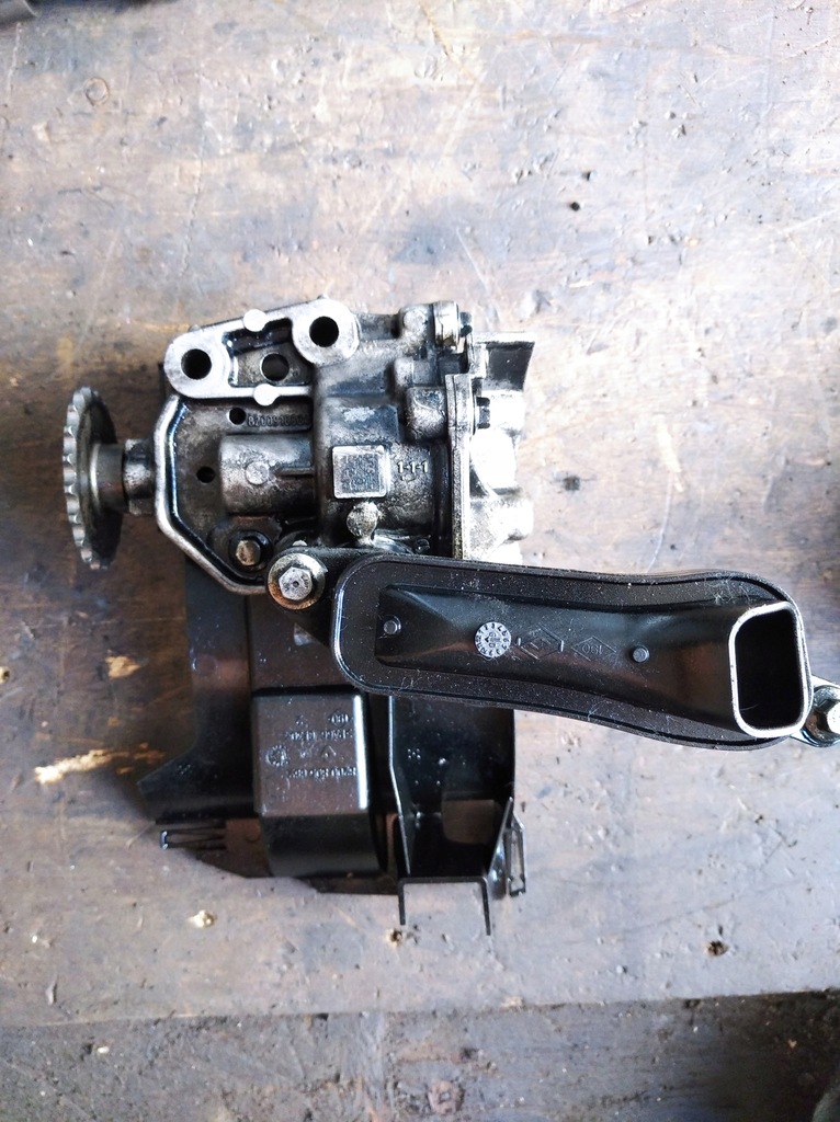 фото №1, Насос масла 8200916824 master