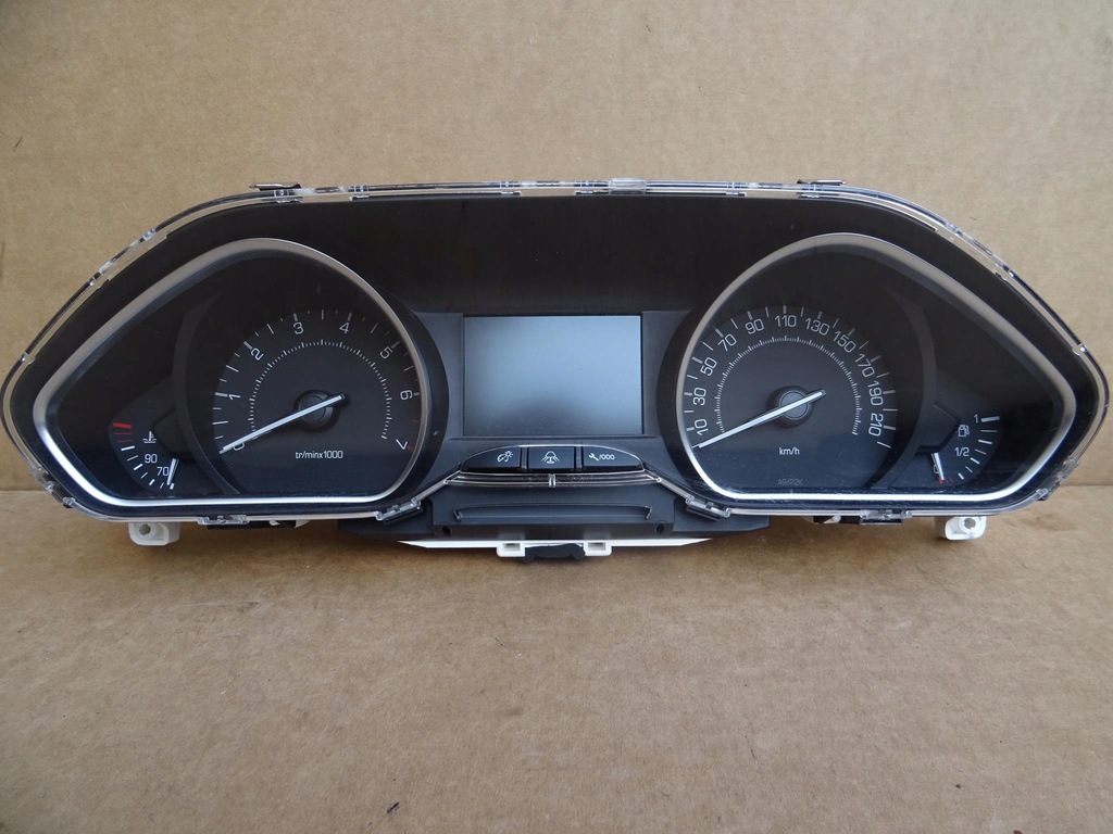 фото №1, Peugeot 208 счетчик приборы europa 9805969080