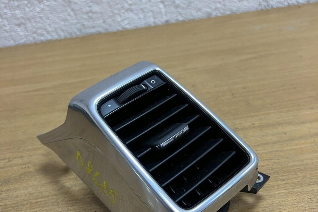 фото №8, Решётка впуск воздуха панели приборной панели porsche panamera 970 970553171