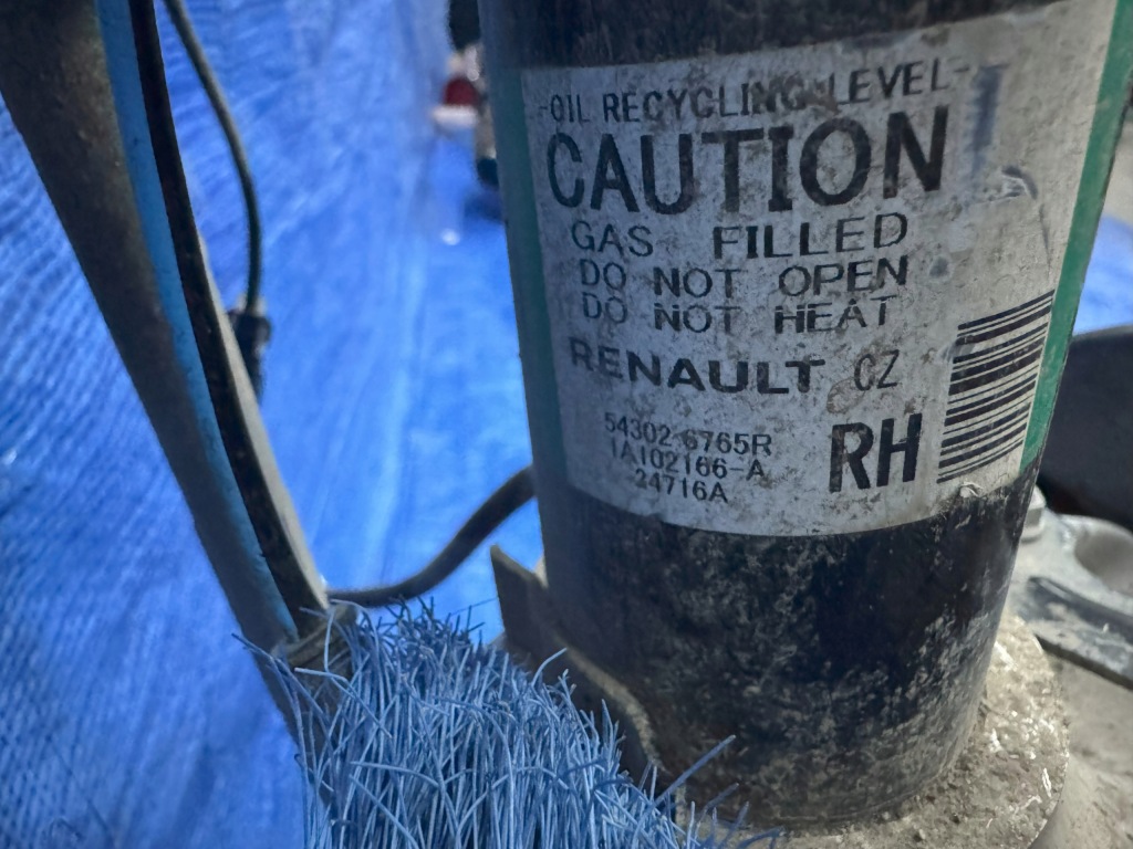 Амортизаторна стійка правий renault austral 1.2 e-tech 543026765r автоматична коробка передач Київ