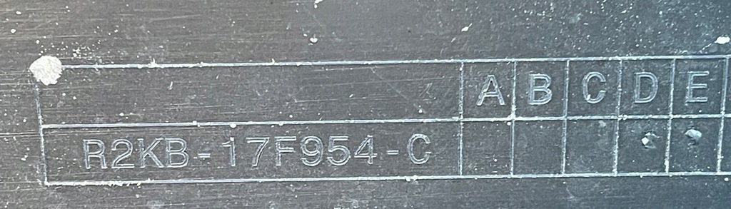 фото №12, Ford explorer ev 2023 - бампер задняя задний pdc