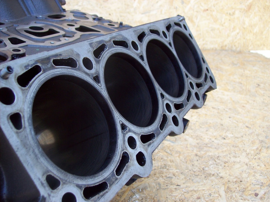 фото №11, Porsche cayenne блок двигателя 4.2tdi cud 057023m