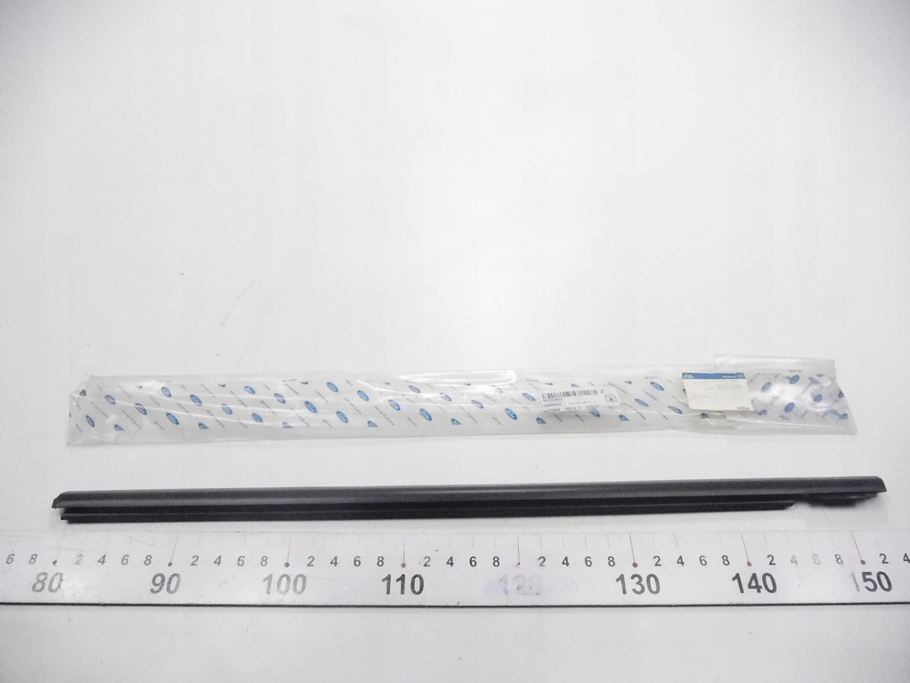 Молдинг, прокладка скло лівий задній ford focus 05-07 оригінальний номер 1496433 Недорого