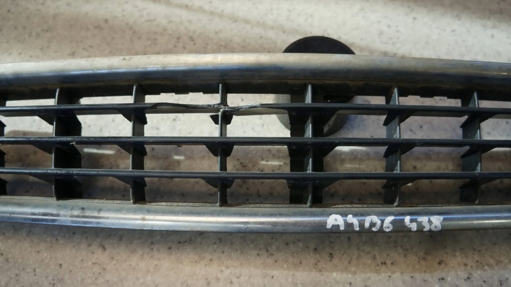 фото №7, Решітка бампера перед передня середня хром audi a4 b6