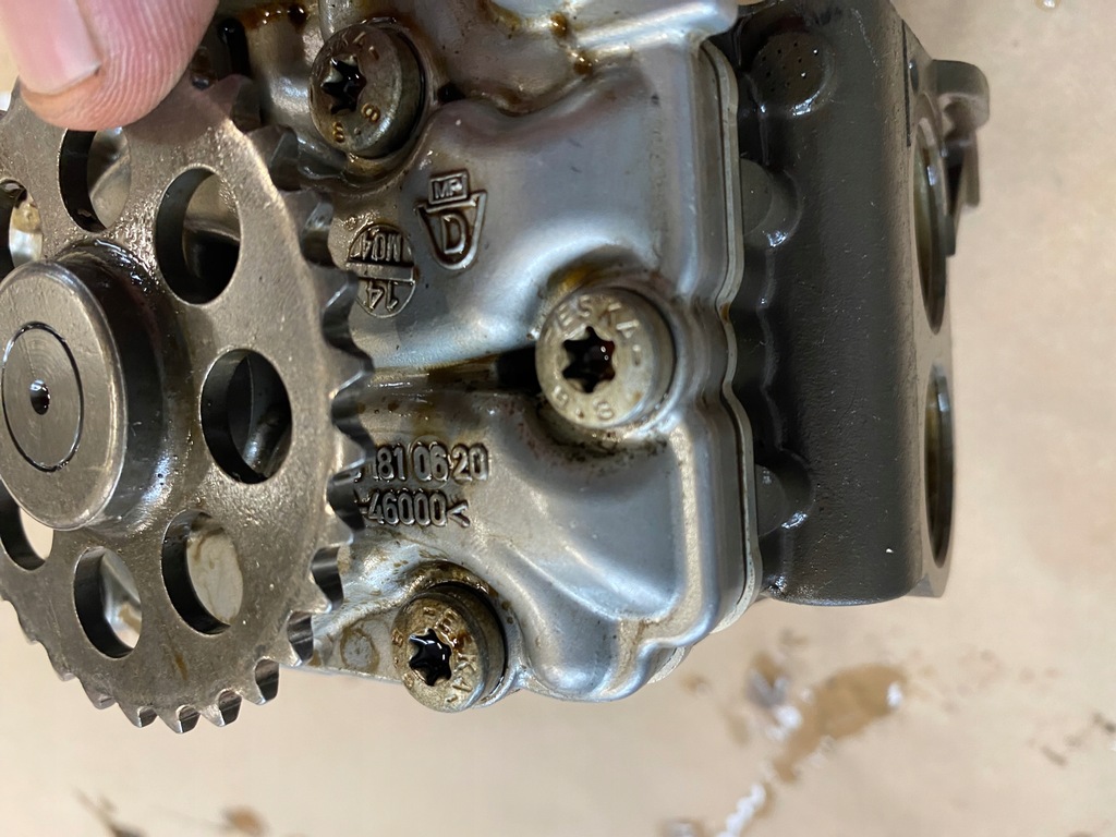 фото №5, Насос масла mercedes m276 r276 3.0 3.5 w207 e400 mercedes a2761800701