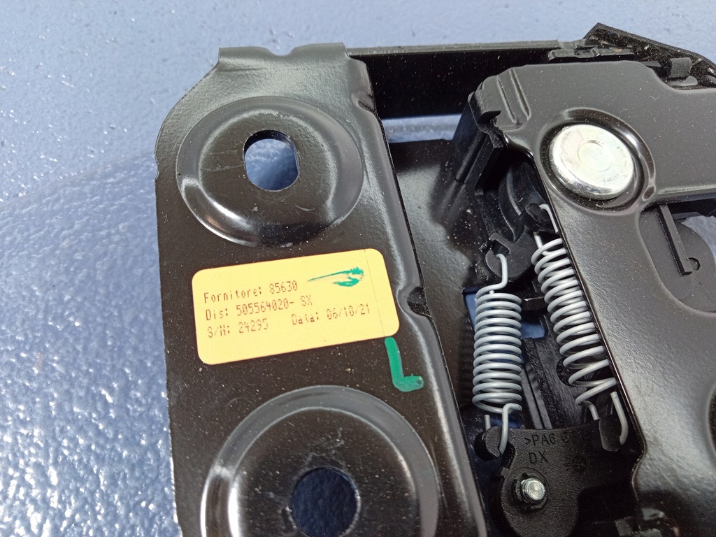 фото №2, Alfa romeo stelvio qv замок кришки лівий задня