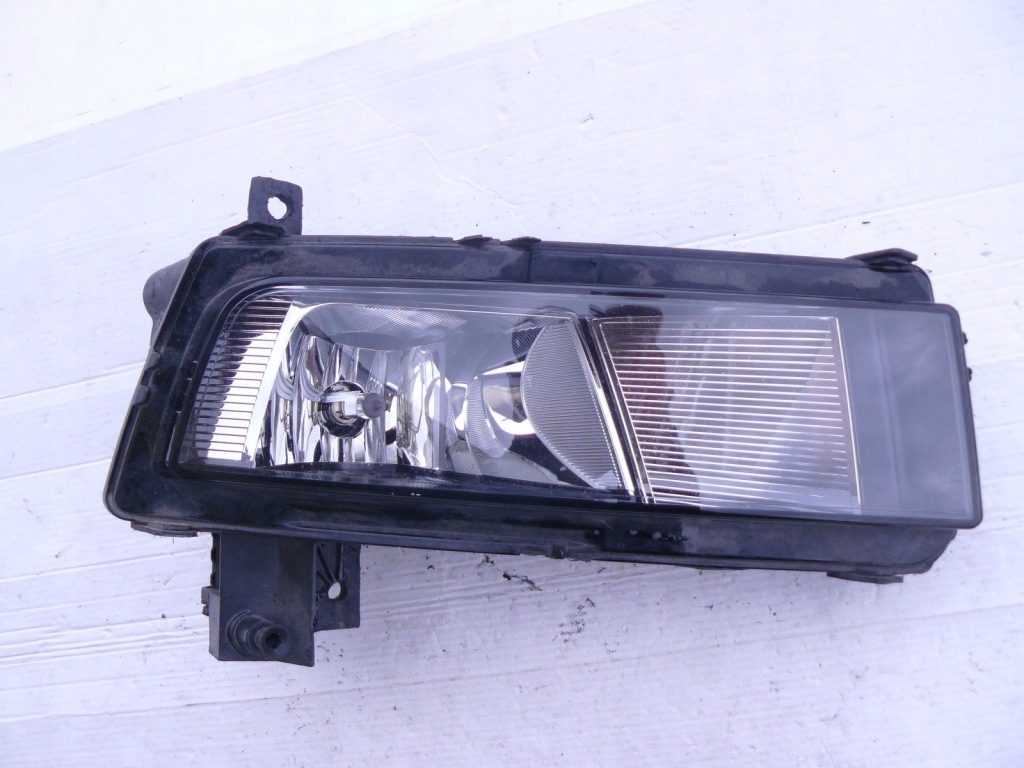 Купити Vw touran 2 2015 протитуманна фара праві