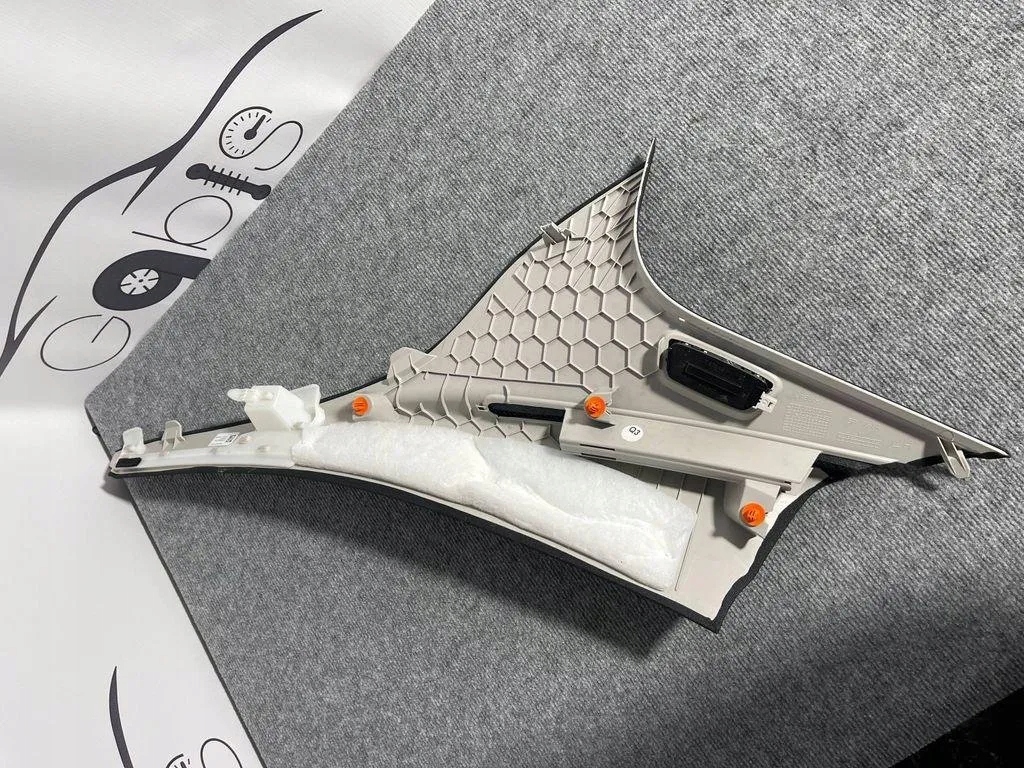 Левая задняя защита стойка mercedes-benz e w211 a2136905325 1.95l дизель с Разборки