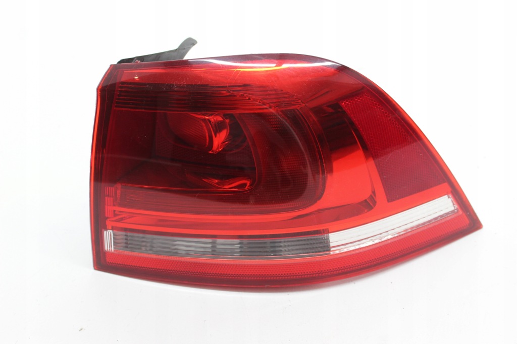 фото №1, Vw touareg 7p лампа задняя правая 7p6945096b