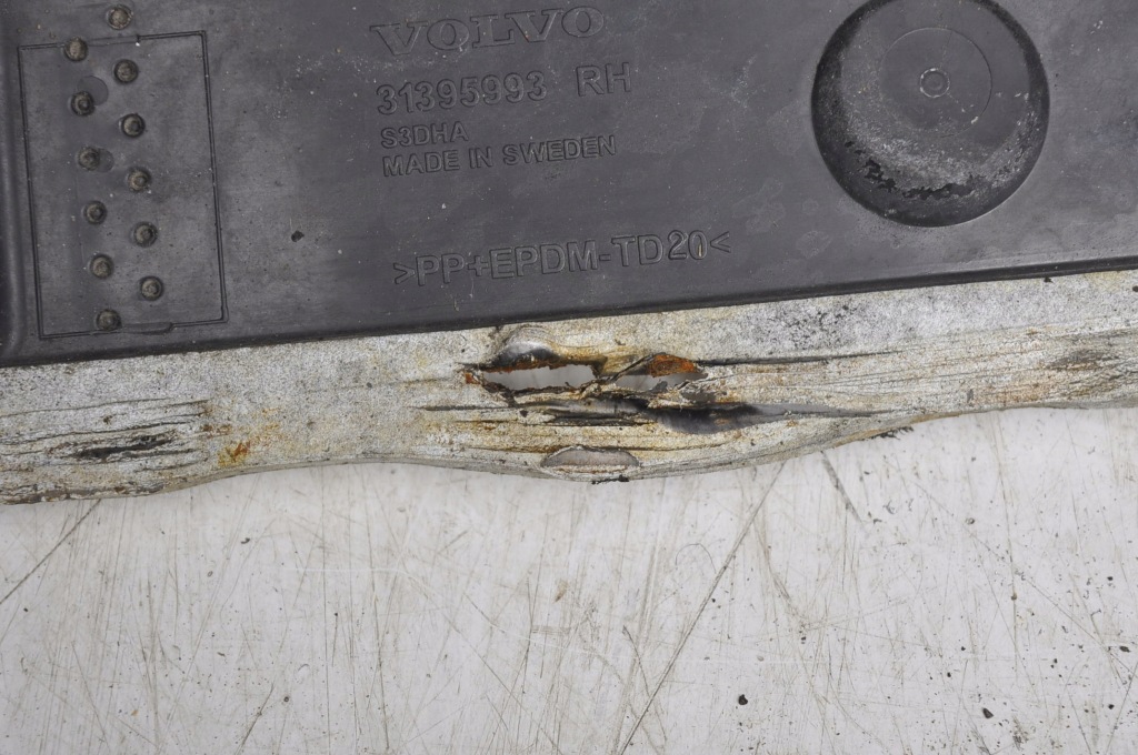 Volvo xc90 ii молдинг накладка поріг права 31395993 Недорого