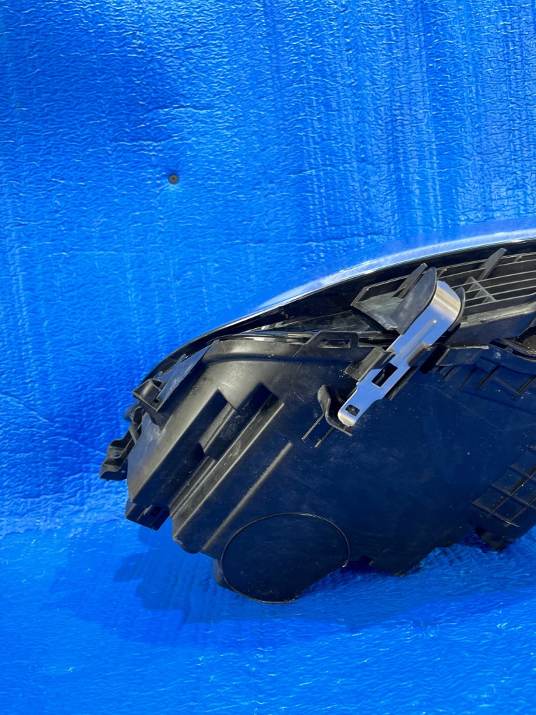 Купить Volvo xc60 2 рестайлинг  фара правый  перед full led 32404710 европа