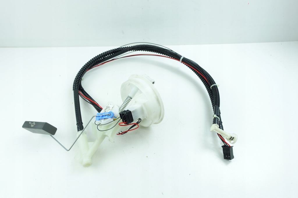 фото №14, Датчик уровня топлива db c 32 amg компрессор 01-04 bosch 0986580340