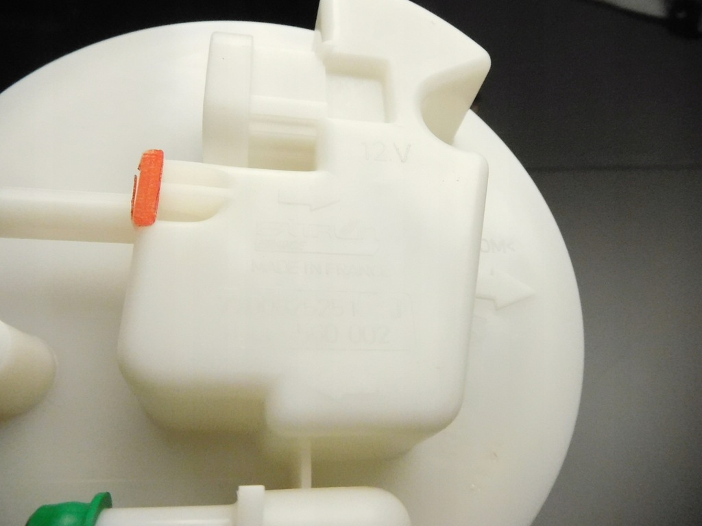 фото №8, Насос топлива clio megane laguna safrane 7700811048