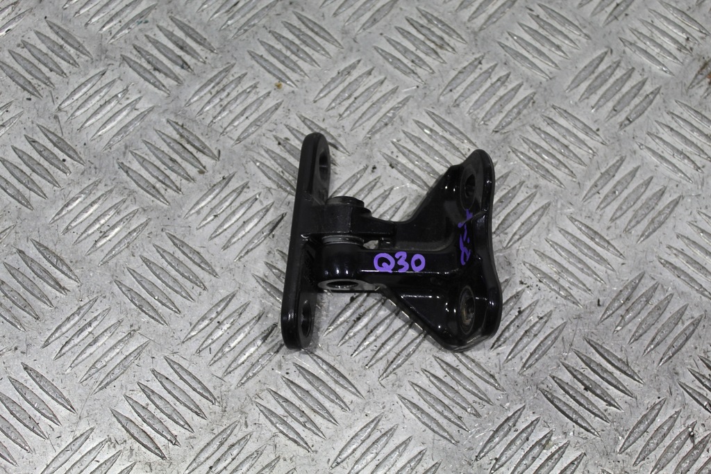 фото №1, Петля дверь правый задняя верхний infiniti q30