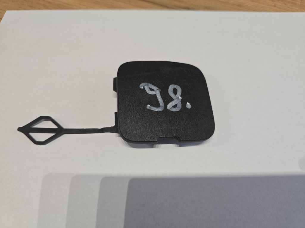 Купити Заглушка фаркоп бампера перед renault trafic 3 iii 511800680r