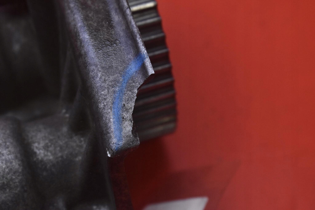 Кришка клапанів корпус вали 55565668 opel insignia a 2.0 cdti 130 km 08- Оригінал