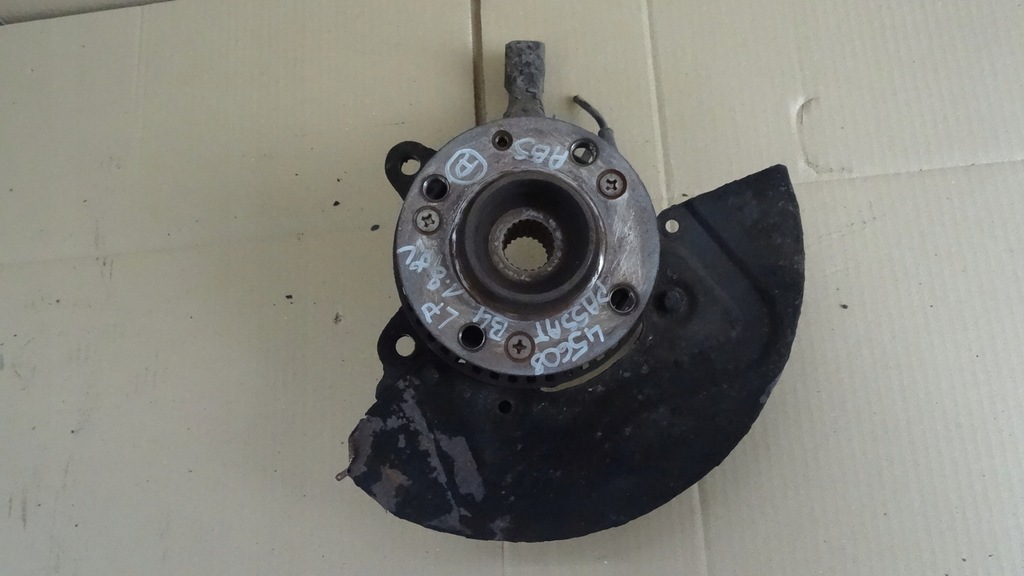 фото №1, Passat b4 1.8 8v поворотный кулак левый перед