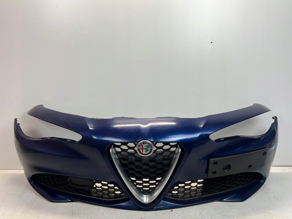 Купить Alfa romeo giulia бампер перед комплектный  омыватель