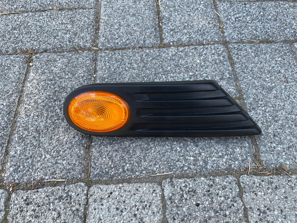 фото №1, Mini r55 r56 r57 решётка рамка поворотник правый