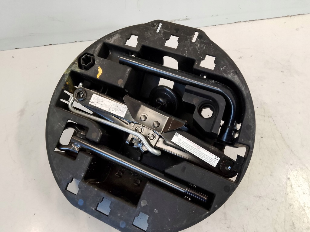 фото №1, Renault clio v вкладыш колеса запасного 997509456