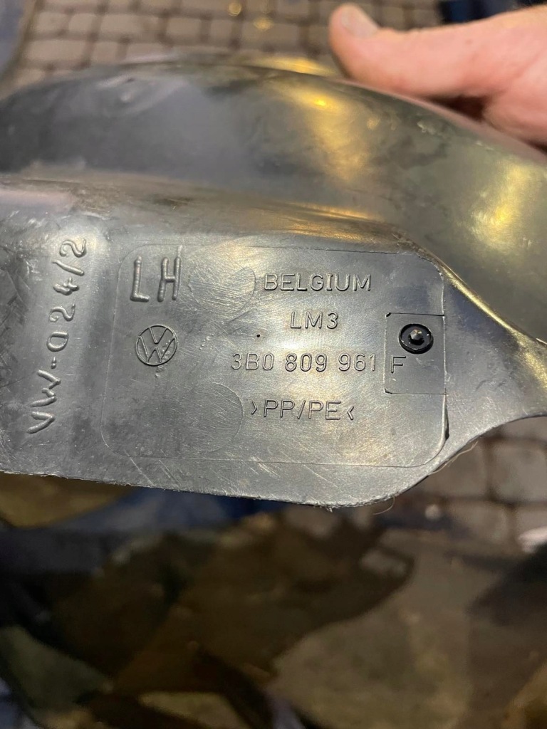 фото №2, Vw passat підкрилок передні ліва 3b0809961f