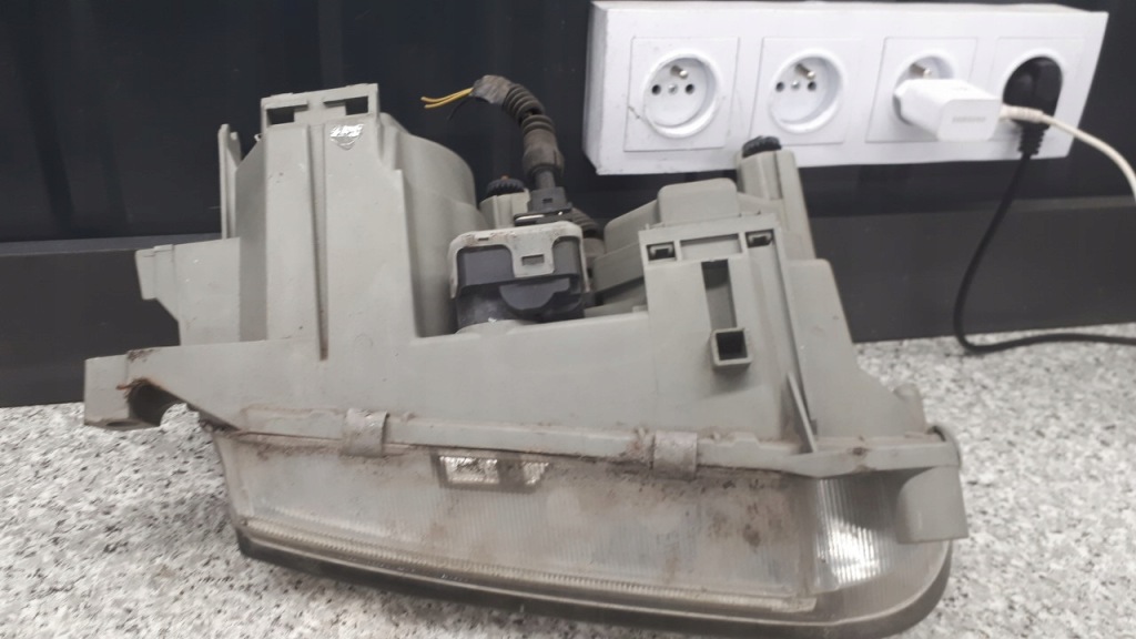 Фара лівий alfa romeo 145 hella Ціна