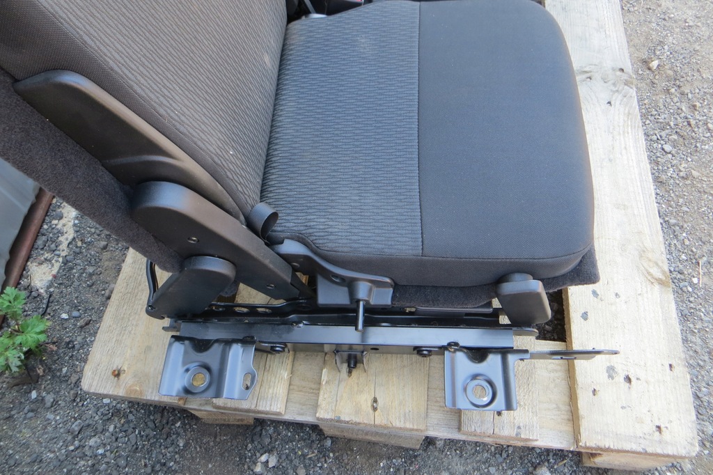 фото №6, Сидіння заднє сидіння land rover discovery iii 3 ряд