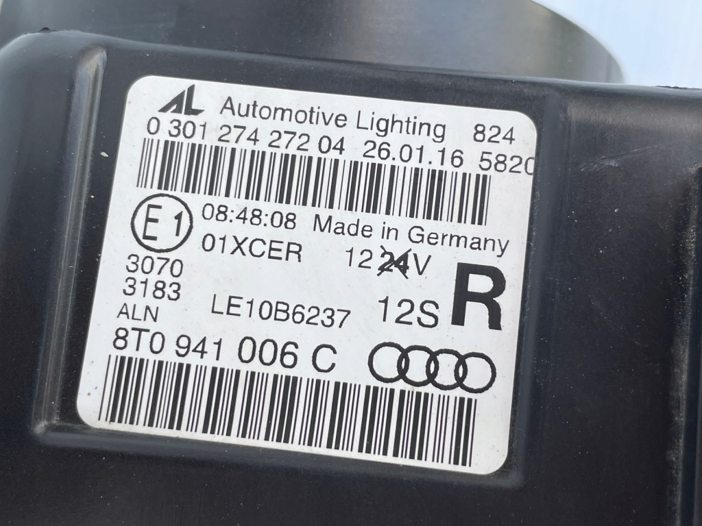 Audi a5 8t рестайлінг  оригінальні фари комплект ліва правий 8t0941005c 8t0941006c Зі Шроту