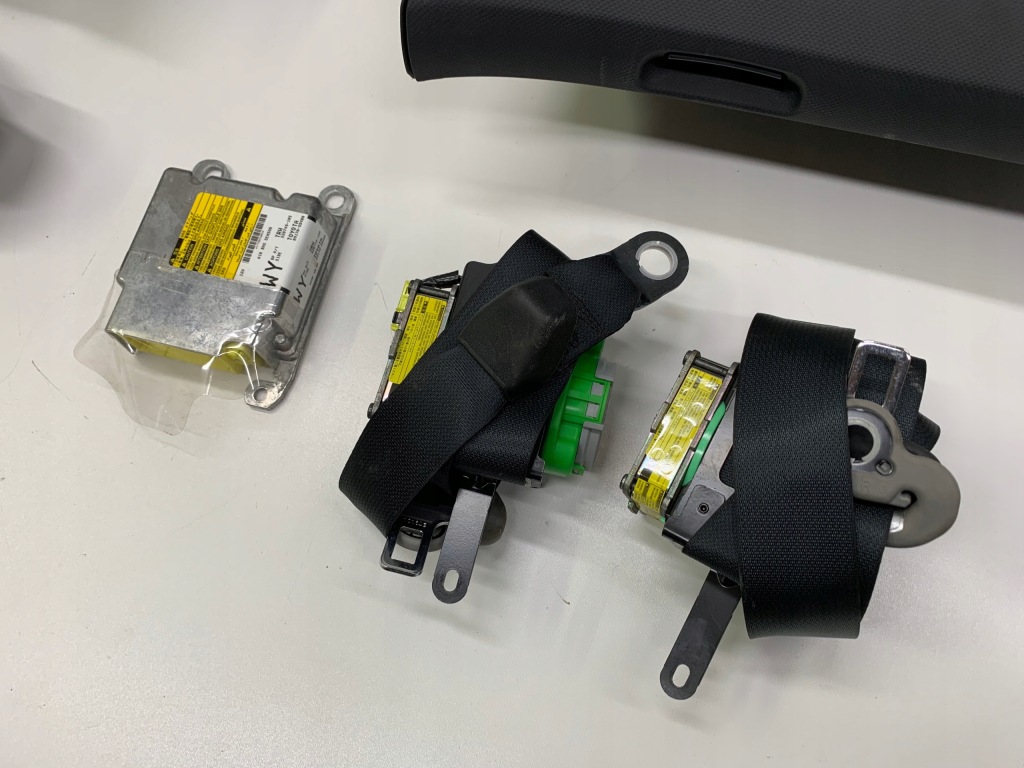 фото №6, Toyota yaris ii консоль подушка безопасности подушки безопасности ремни kompl