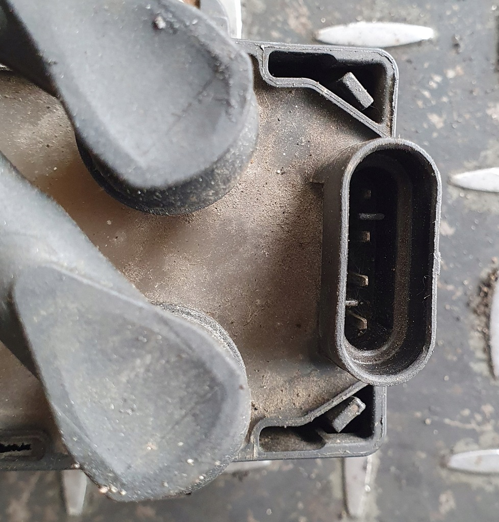 фото №3, Катушка зажигания renault clio ii 1.2 hom7700873701