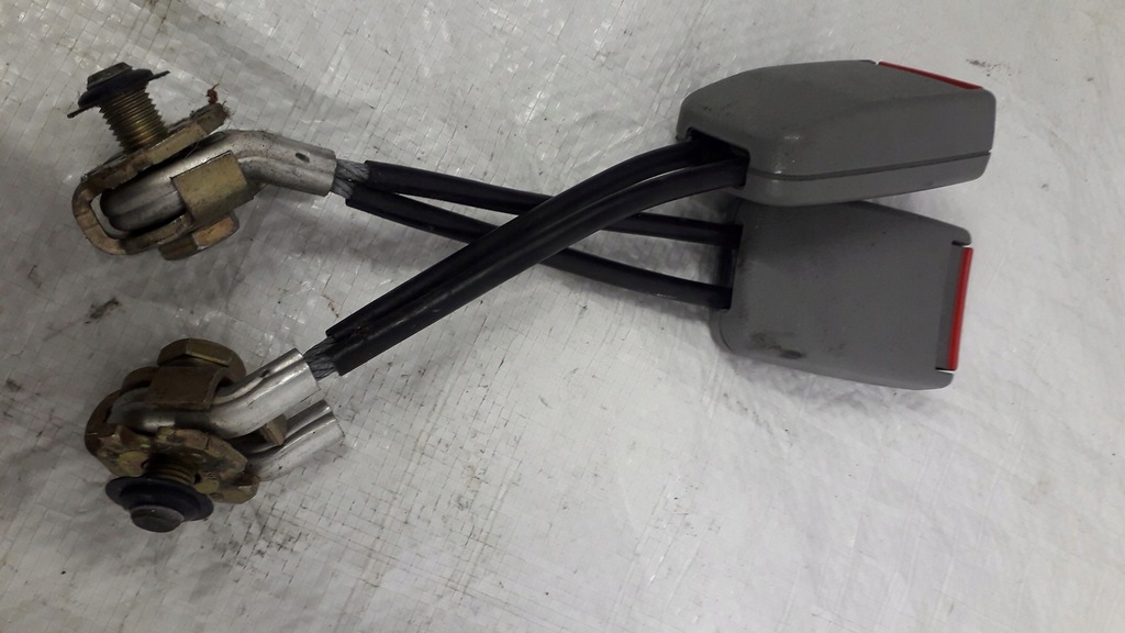 фото №8, Клипса поперечина левый задняя vw new beetle 1c0858675