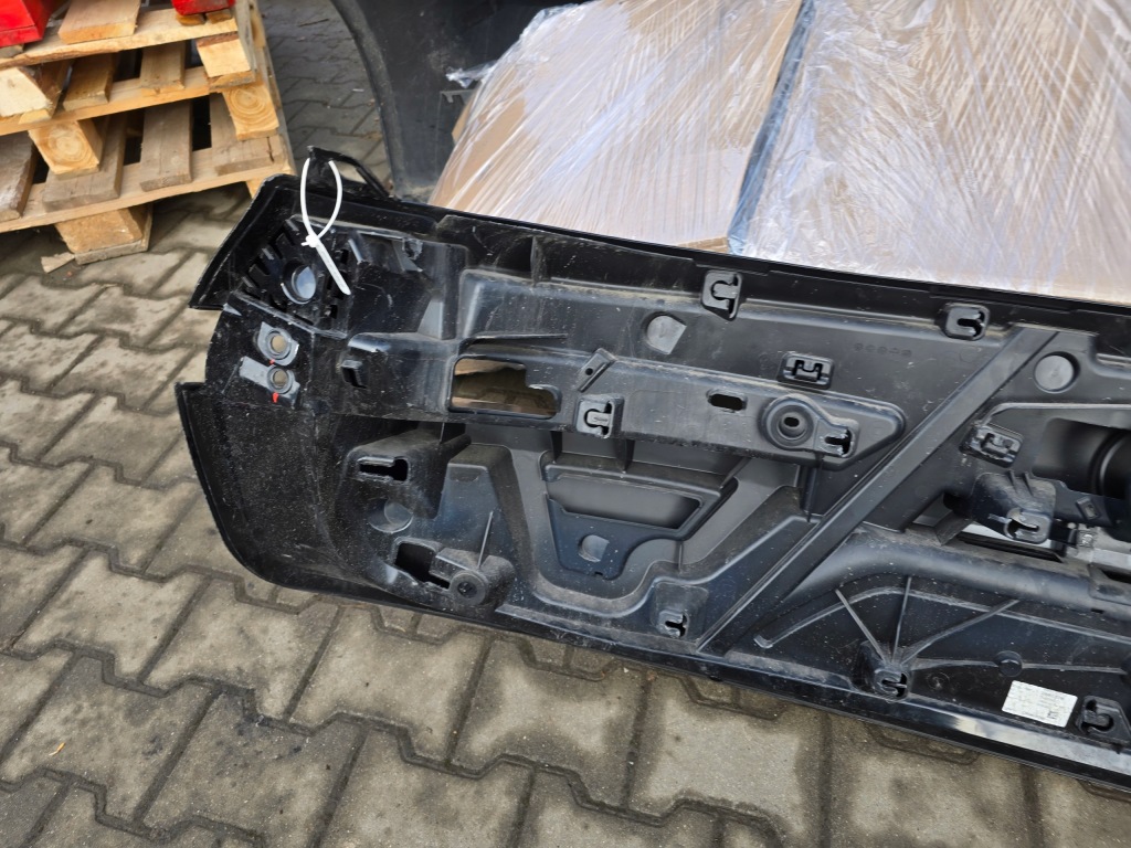 Кришка багажника задні задня накладка bmw ix i20 в Україні