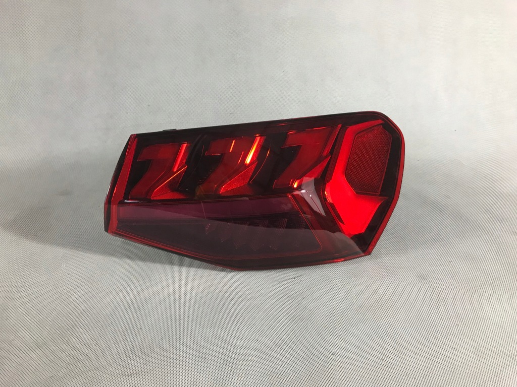 фото №1, Audi a3 8y 19- лампа задняя правая matrix 8y0945208