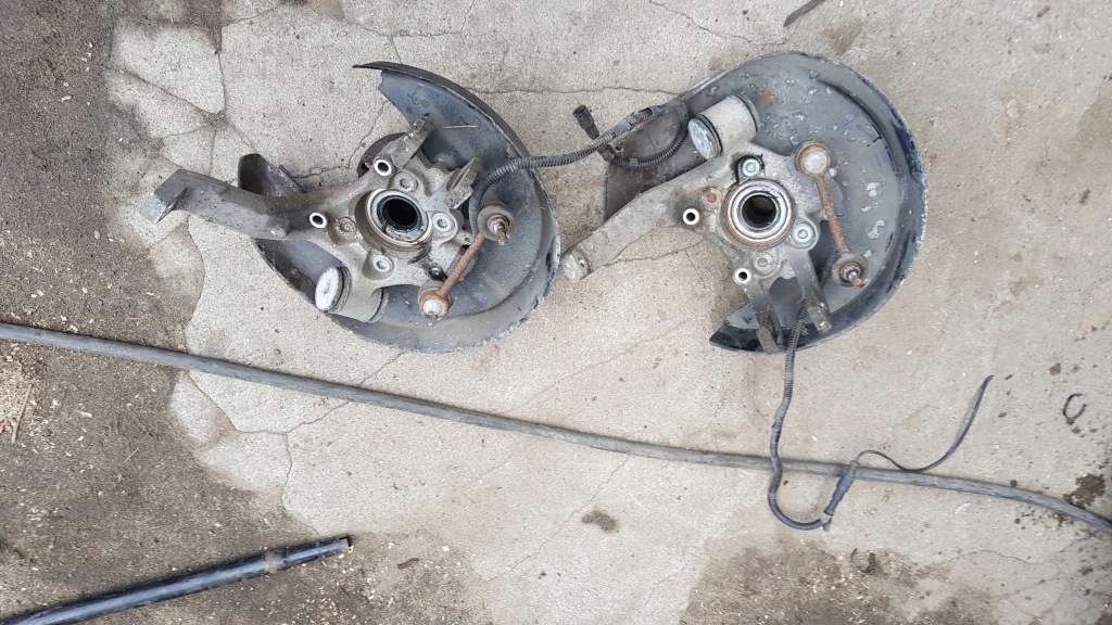 Поворотный кулак ступица задняя a8 d2 рестайлинг  левая quattro Киев