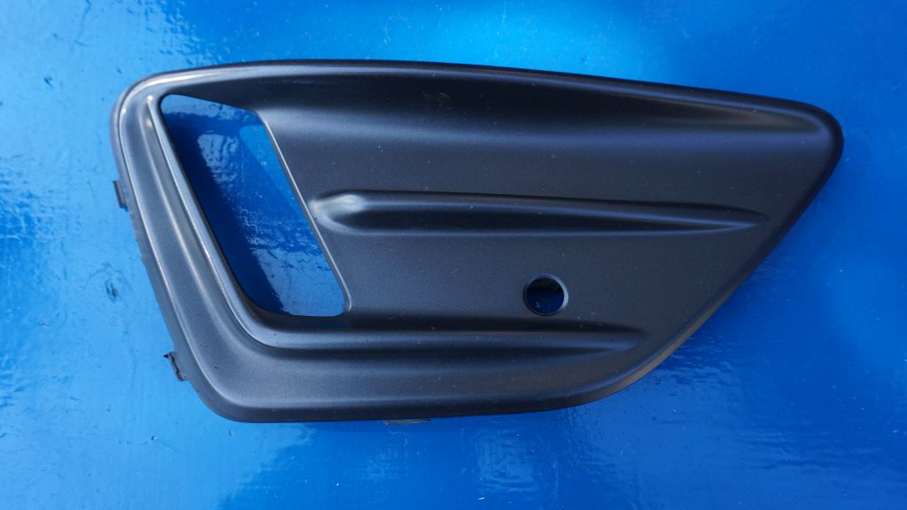 фото №1, Volvo xc60 lift r-design - решётка бампера правая